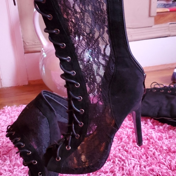 Over the knee lace boots with zipper - Picture 7 of 7